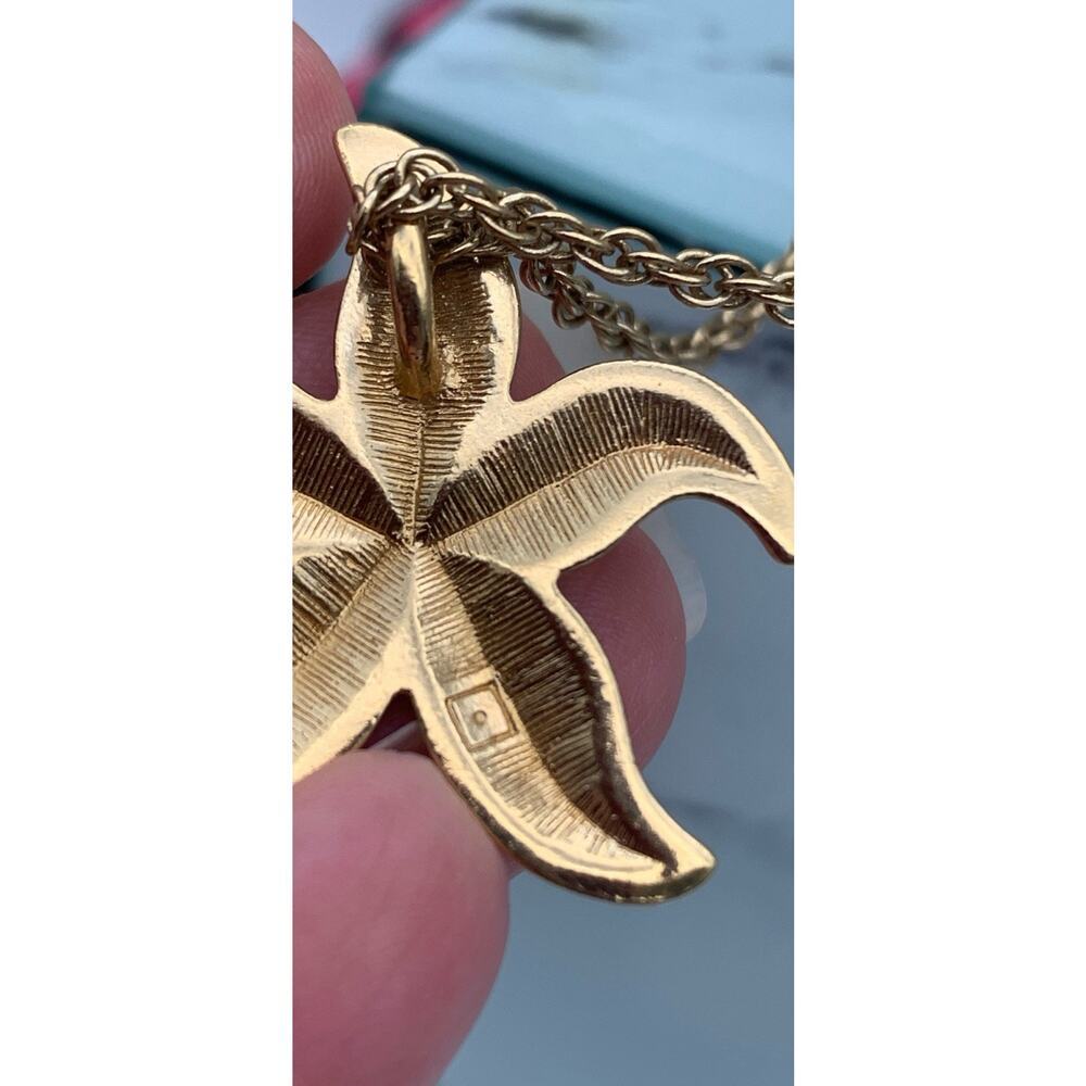 Vintage Avon Gold Tone Starfish Pendant Necklace - image 5